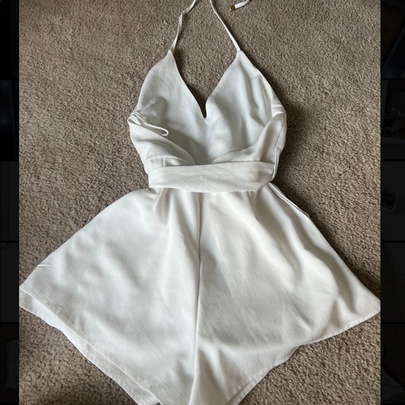 White fashion nova halter neck romper. Size XS. - Picture 2 of 3